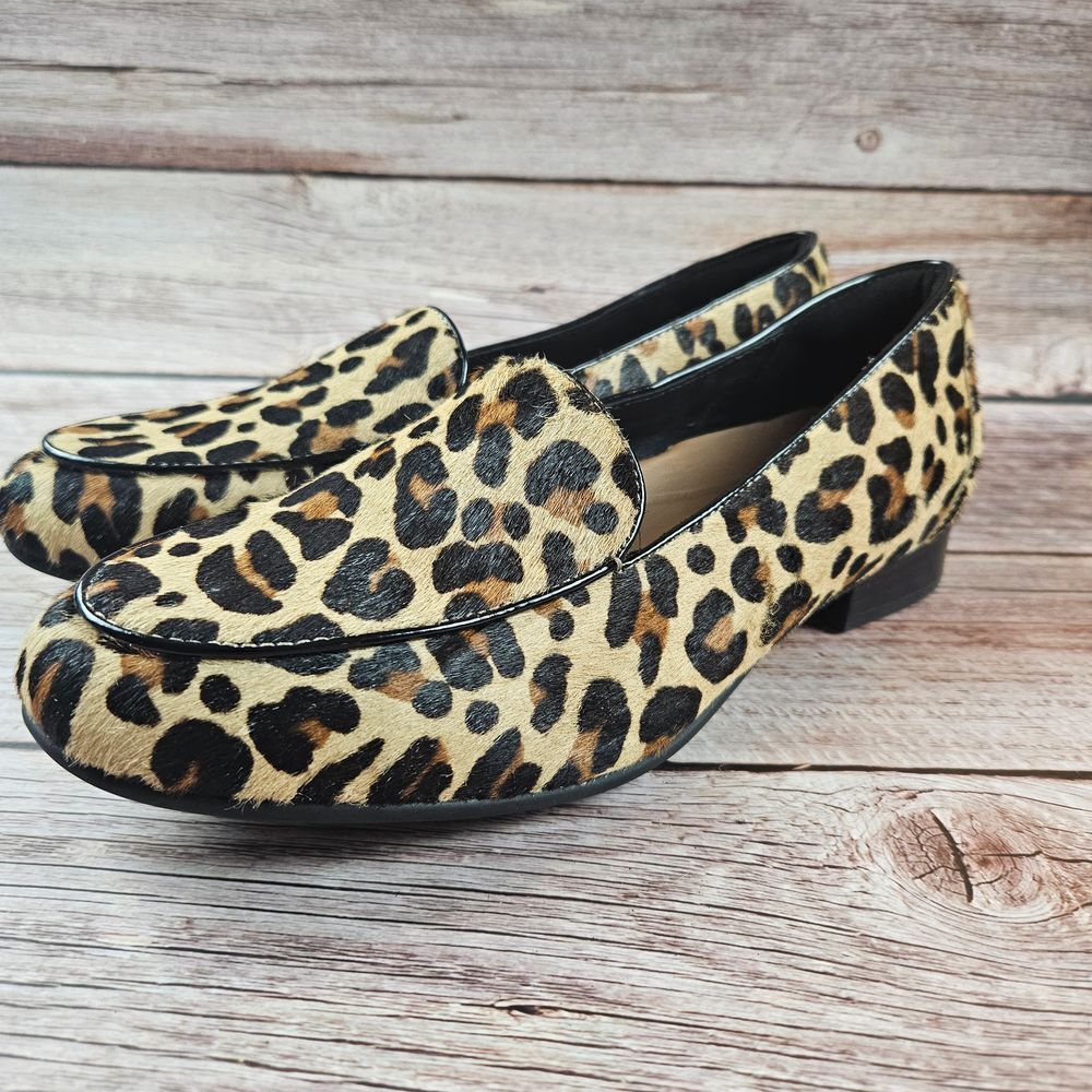 Clarks Structured Un Blush Ease loafers flats, leopard‎ pony hair, size 7